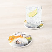 Sushi op een bord zandsteen onderzetter (Zijkant)