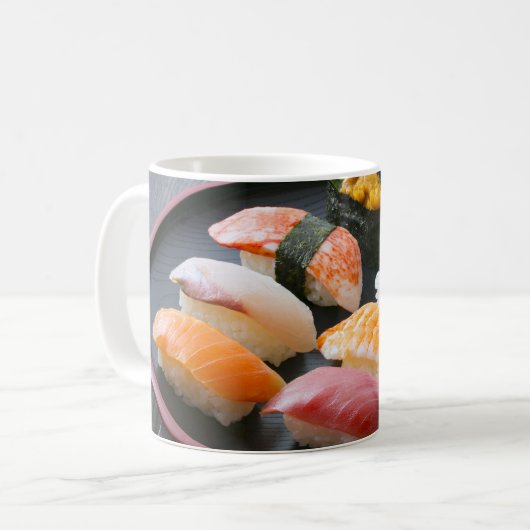 Sushi plate: Art packed with classic toppings Koffiemok (Voorkant links)