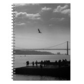 Suspension Bridge in Lissabon Black and White Phot Notitieboek (Voorkant)