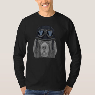 Sussex Spaniel met vintage motorhelm T-shirt