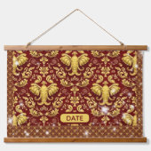 Sustainable Opulence: Crimson & Gold Elephant Des Hangend Wandkleed (Voorkant 2)