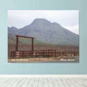 Sutter Buttes Mountain Range Canvas Afdruk (Insitu (Houten vloer))