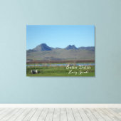 Sutter Buttes Mountain Range Canvas Afdruk (Insitu (Houten vloer))