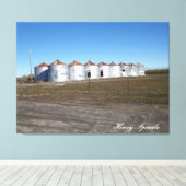 Sutter Buttes Mountain Range Ranch Canvas Afdruk (Insitu (Houten vloer))