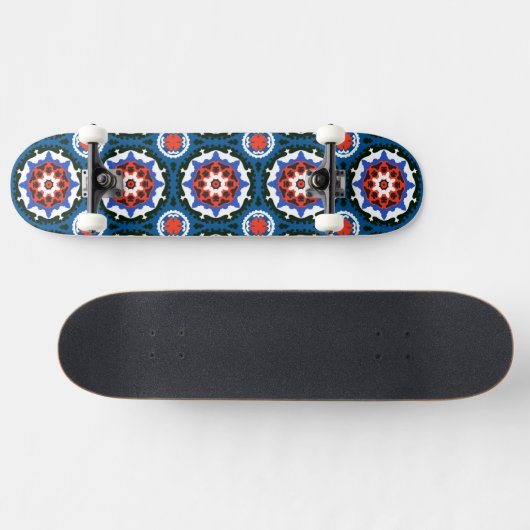 Suzani patroon met blote versiering skateboard (Horizontaal)