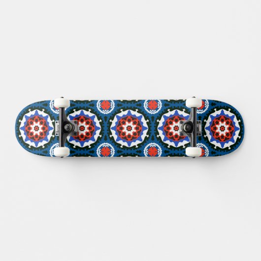 Suzani patroon met blote versiering skateboard (Horizontaal)