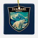Svalbard Norway Polar Beer Travel Art Vintage Keramisch Ornament<br><div class="desc">Spitsbergen in een vectorkunststijl. Een van 's werelds meest noordelijke bewoonde gebieden,  het staat bekend om zijn ruige,  afgelegen terrein van gletsjers en ingevroren toendra beschutte polaire beren,  Svalbard rendieren en poolvossen.</div>