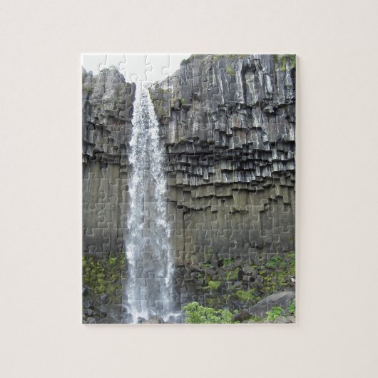 Svartifoss waterval, IJsland Legpuzzel (Verticaal)