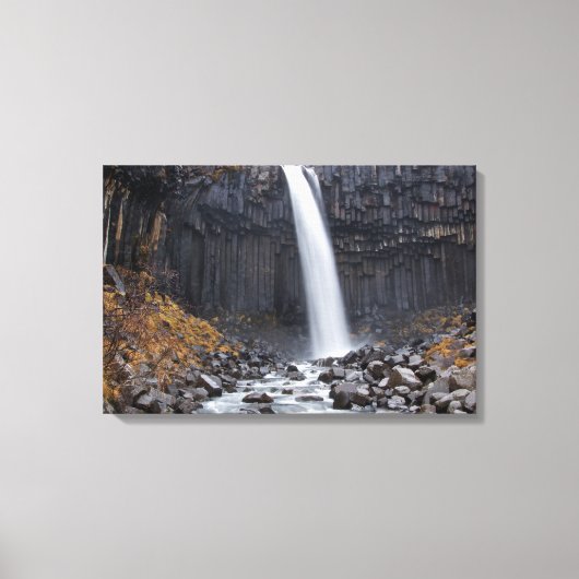 Svartifoss waterval in IJsland canvas print (Voorkant)