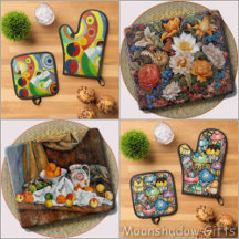 KITCHEN ACCESSORIES: Cutting Boards & Oven Mitts