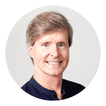 Robert Beaver,  Medeoprichter en algemeen directeur