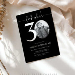 Kijk eens wie 30 is   Foto 30e verjaardag Uitnodig Kaart