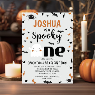 Grijze foto Spooky One Halloween 1e Verjaardag Kaart