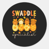 Swaddle Specialist Cute Newborn Nurse Baby Mother  Ronde Sticker (Voorkant)