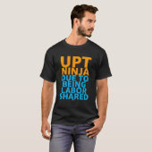 Swagazon Associate Upt Ninja Vanwege Het Delen Van T-shirt (Voorkant volledig)