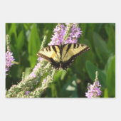 Swallowtail Butterfly op Paarse wilde bloemen Inpakpapier Vel (Voorkant)