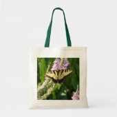 Swallowtail Butterfly op Paarse wilde bloemen Tote Bag (Voorkant)