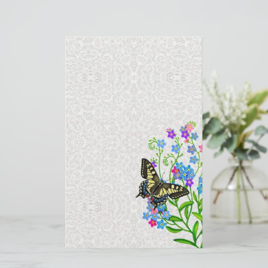 Swallowtail Butterfly over vergeet me Nots Briefpa Briefpapier (Staand voorkant)