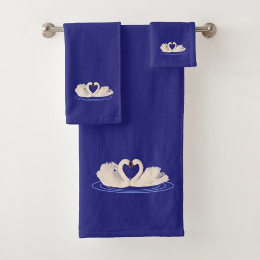 Swan Couple op Navy Blue Bad Handdoek (Insitu)