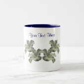 Swan en Hibiscus flower, gepersonaliseerd Tweekleurige Koffiemok (Center)