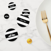 Swan-koppel op zwarte en witte bruiloft confetti (Groep)