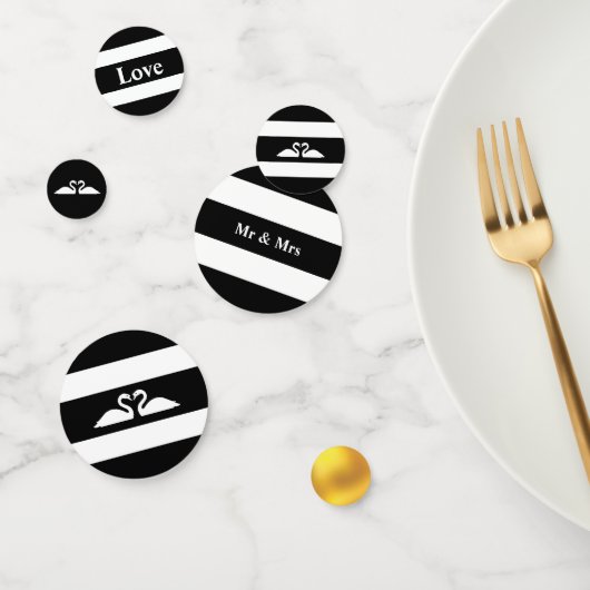 Swan-koppel op zwarte en witte bruiloft confetti (Groep)