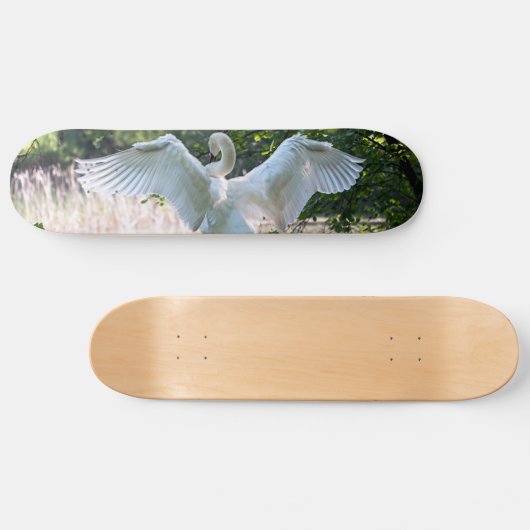 Swan met Wings Spread Persoonlijk Skateboard (Horizontaal)