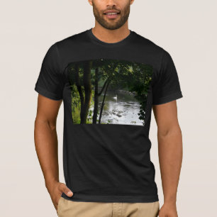 Swan op de rivier t-shirt