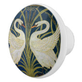 Swan, Rush en Iris door Walter Crane Keramische Knop (Rechts)
