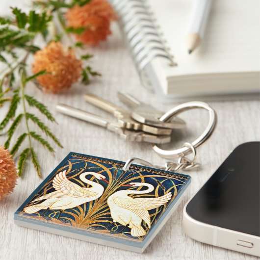 Swan, Rush en Iris, Sleutelhanger (Voorkant Rechts)