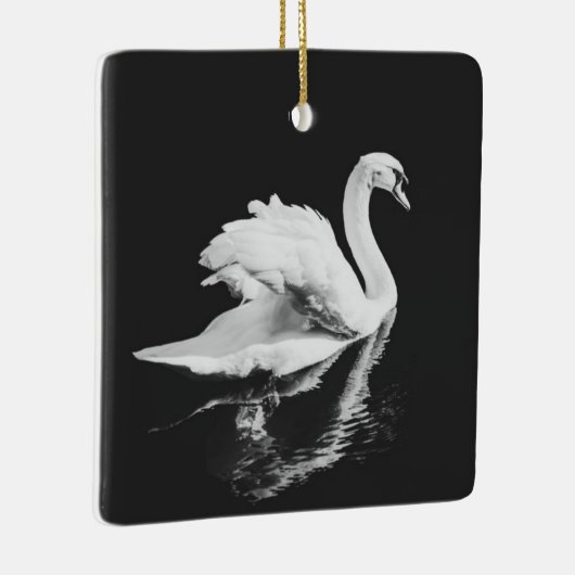 Swan Swimming Black en White Keramisch Ornament (Rechts)