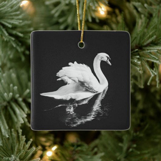 Swan Swimming Black en White Keramisch Ornament (Boom)