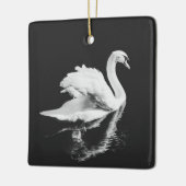 Swan Swimming Black en White Keramisch Ornament (Links)