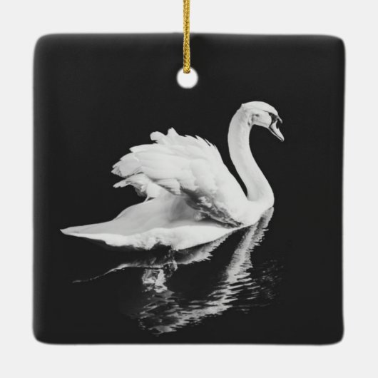 Swan Swimming Black en White Keramisch Ornament (Achterkant)