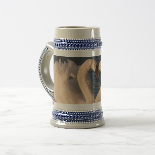 Swans Heart 22 oz Stein Bierpul (Voorkant links)