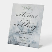 Swash Font Calligraphy Misty Winter Scene Wedding Reclamebord Met Voetstuk (Voorkant)