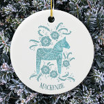 Swedish Dala Horse Persoonlijk Keramisch Ornament<br><div class="desc">Blauwgroen groen en wit schilderij van een Zweeds Dala Horse. Verander of verwijder de naam om aan te passen.</div>