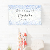 Sweet 16 babyblauw wit glitterstof welkom spandoek (Insitu)