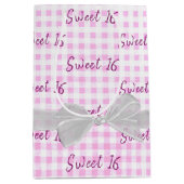 Sweet 16 Birthday Bow op Gingham Medium Gift Bag Cadeauzakje (Voorkant)