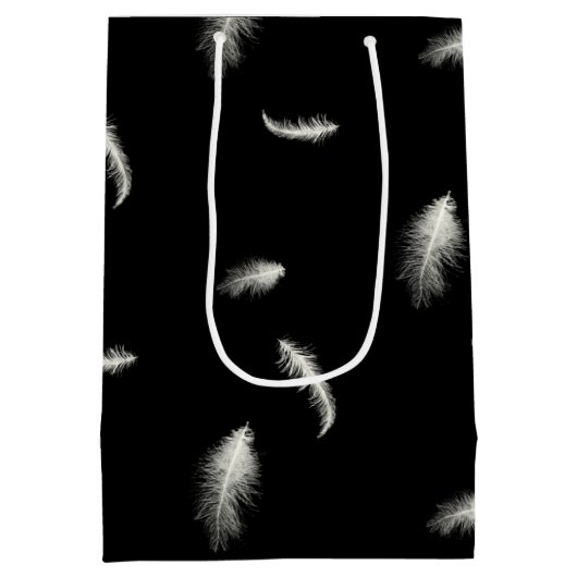 Sweet 16 Birthday Feathers Medium Cadeauzakje (Achterkant)