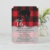 Sweet 16 Birthday Nodig Red Buffalo Plaid Beer uit Kaart (Staand voorkant)