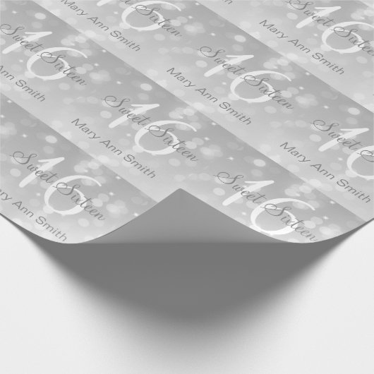 Sweet 16 Birthday Silver Bokeh Sparkle Lights Cadeaupapier (Hoek)