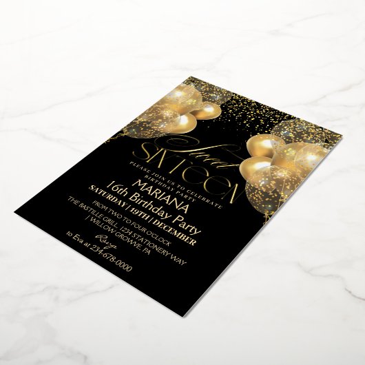 Sweet 16 Black & Gold Ballonnen Foto Verjaardag Folie Uitnodiging (Gedraaid)