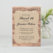 Sweet 16 Burlap Lights Rustic Wood Uitnodiging (Staand voorkant)