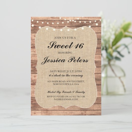 Sweet 16 Burlap Lights Rustic Wood Uitnodiging (Staand voorkant)