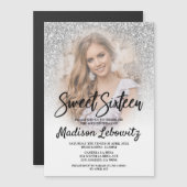 Sweet 16 Elegant Silver & White Magnetic Invite Magnetische Uitnodiging (Voorkant / Achterkant)