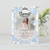 Sweet 16 foto uitnodiging | Dusty Blue Butterfly (Staand voorkant)