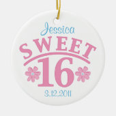 Sweet 16 Gepersonaliseerd siermiddel Keramisch Ornament (Voorkant)