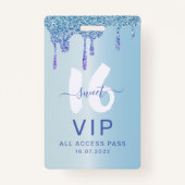 Sweet 16 Ice Blue Metallic Verjaardag Uitnodiging Badge (Voorkant)