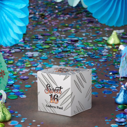 Sweet 16 In Fire Flames and Silver Plate Birthday Bedankdoosjes (Feest)